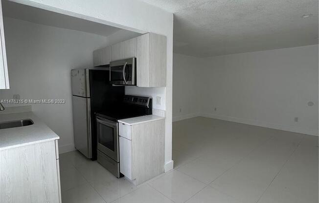 552 NE 61 ST