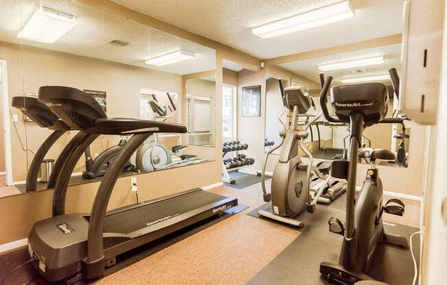 Lakewood Apartments - Arbor Pointe Apartments - Fitness Center