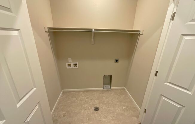 3 beds, 2.5 baths, $2,550