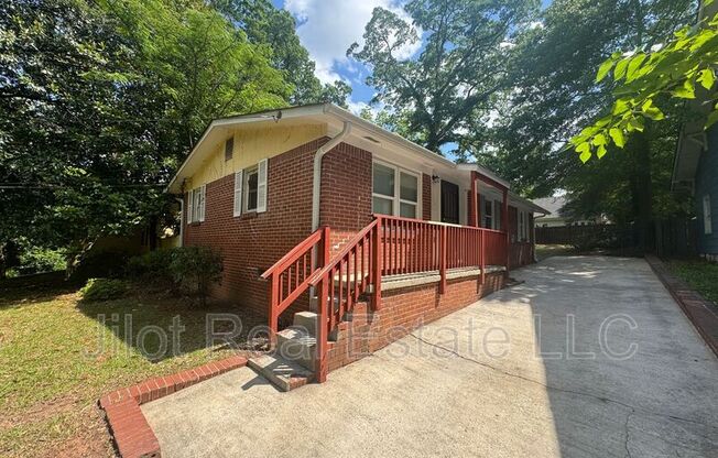1370 CLERMONT AVE