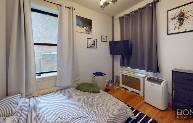 1 bed, 1 bath, $3,995, Unit 301