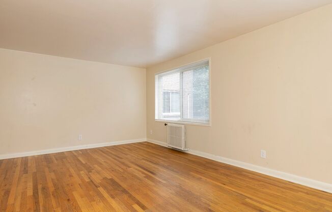 1 bed, 1 bath, 780 sqft, $1,695, Unit Hamrick 204