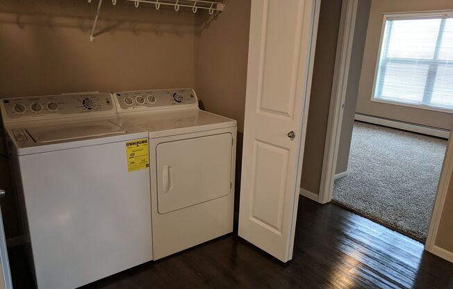 2 beds, 2 baths, 1,011 sqft, $1,255, Unit 2320-205