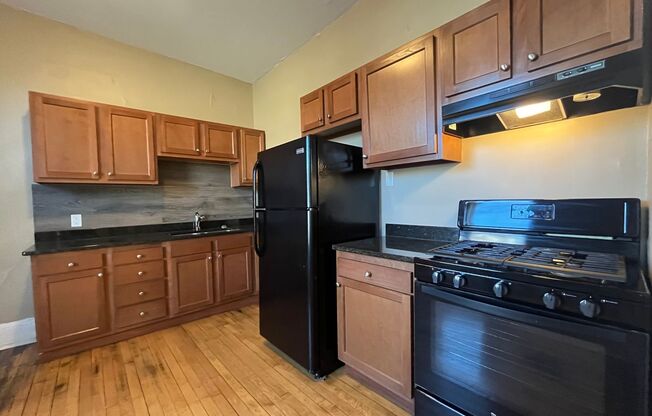 1 bed, 1 bath, 406 sqft, $930, Unit 2