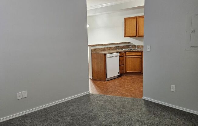 2 beds, 2 baths, 1,001 sqft, $995, Unit 4266 Apt 12