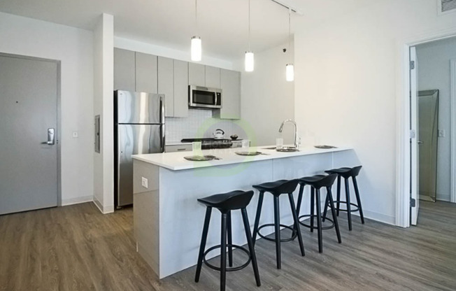 803 W VAN BUREN