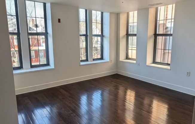 1 bed, 1 bath, 690 sqft, $1,500, Unit 207