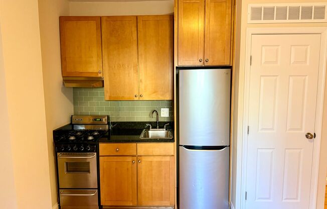 Studio, 1 bath, 337 sqft, $1,895, Unit H107