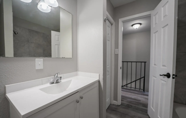 2 beds, 1.5 baths, 1,024 sqft, $1,275, Unit #5