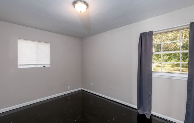 3 beds, 1 bath, $1,400