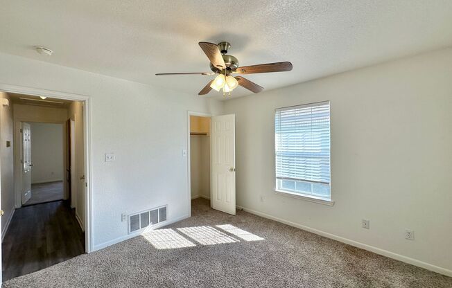 2 beds, 1 bath, 972 sqft, $1,050, Unit 3509 Westwood, Apt B