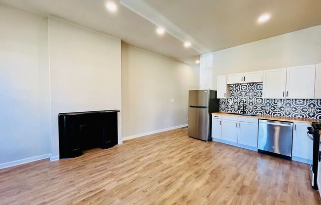 1 bed, 1 bath, 950 sqft, $1,495, Unit 518 Camp St