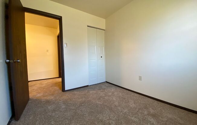 3 beds, 1.5 baths, $1,695, Unit 800