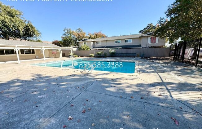 381 N TEMPLE DR