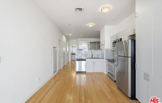 1 bed, 1 bath, 710 sqft, $2,400, Unit 1609