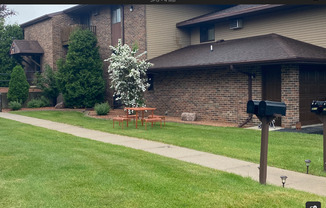 2 beds, 1 bath, 850 sqft, $1,049.99, Unit 2840-07