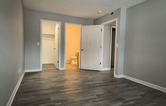 2 beds, 1.5 baths, 940 sqft, $1,385, Unit 9320-01