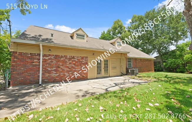 515 LLOYD LN
