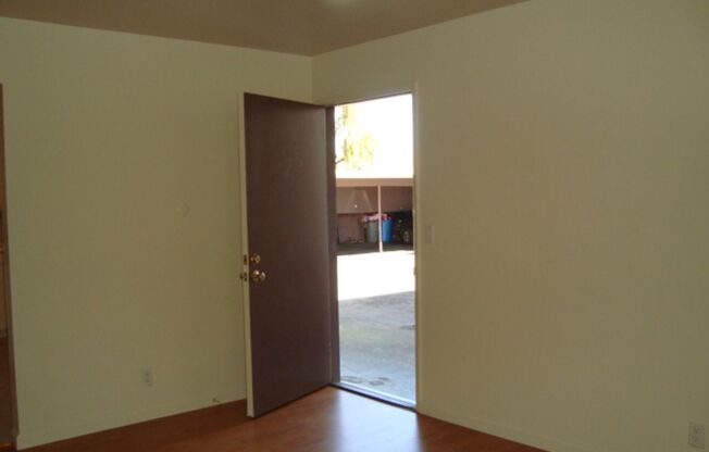 2 beds, 1 bath, 750 sqft, $2,495, Unit Unit 2