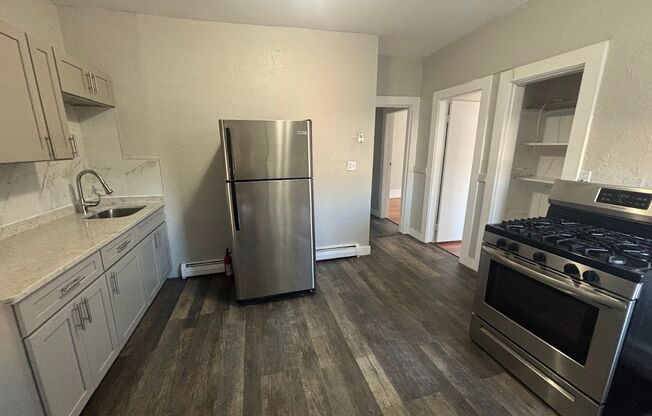 2 beds, 1 bath, $2,550, Unit 8