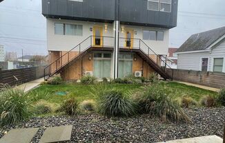 915 S. J St
