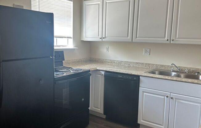 Spacious 2 Bedroom Apartment in Cul-de-sac Comminity