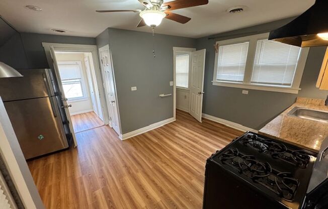 3452 W Irving Park
