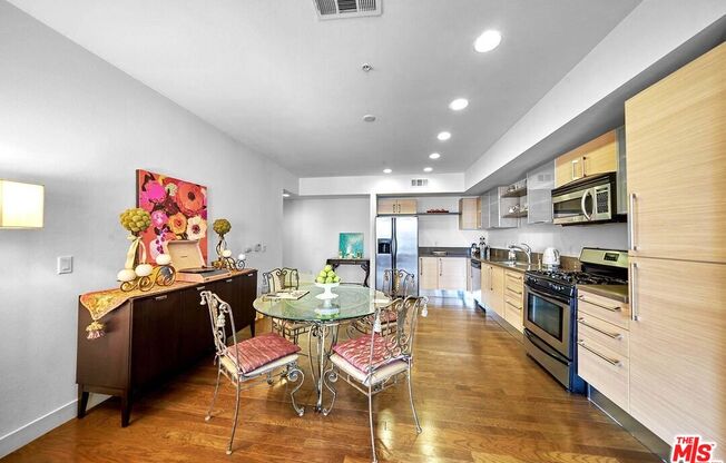 1 bed, 1 bath, 830 sqft, $2,700, Unit 318