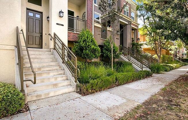 2 BR, 2 Bath, 2 Car garage