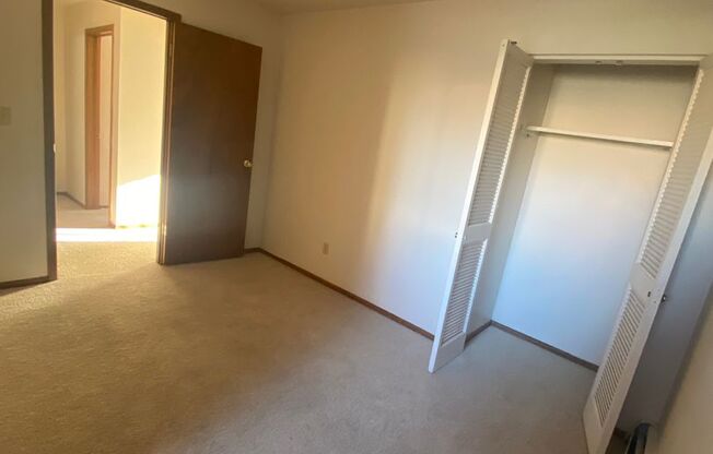 3 beds, 1.5 baths, 1,066 sqft, $1,499, Unit 5180 02