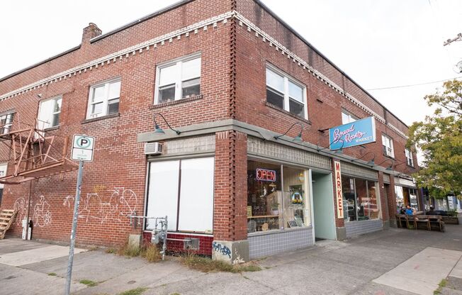 FOSTER APARTMENTS (OREG05)