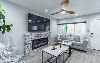 Move-In Ready, Fully Furnished Condo – Prime Strip Location