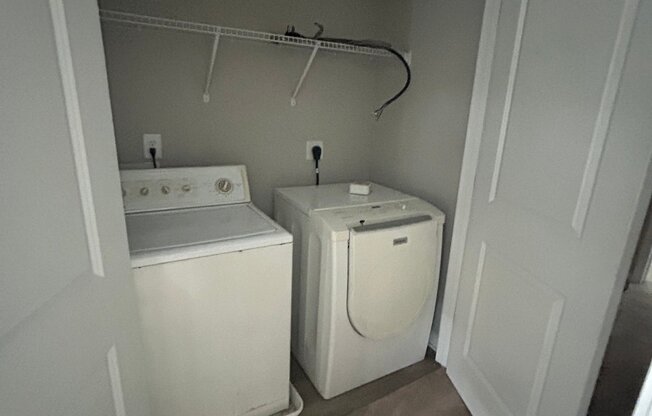 2798 LAUREL RDG CIR