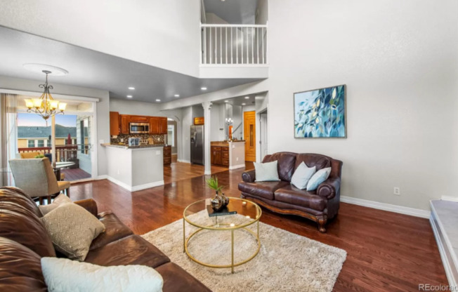 3243 E 94 DR