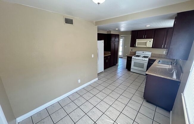 3 beds, 2 baths, $1,895