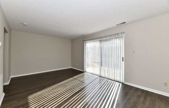 3 beds, 1.5 baths, 1,280 sqft, $2,199, Unit T-203