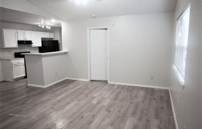 7906AWESTGATE