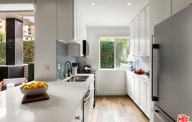 1 bed, 1 bath, 981 sqft, $3,250, Unit 101