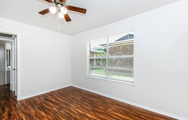 1 bed, 1 bath, 650 sqft, $1,205