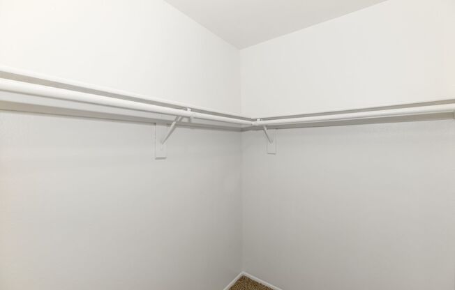 2 beds, 1.5 baths, 899 sqft, $1,262, Unit 2162