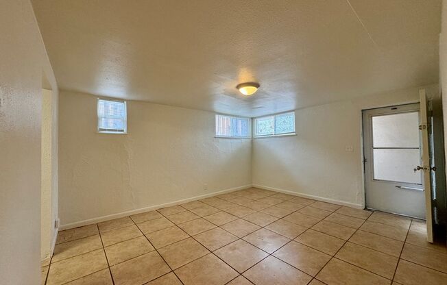 1401 Elmira St