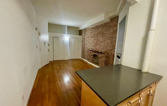 1 bed, 1 bath, $2,675, Unit 1WR