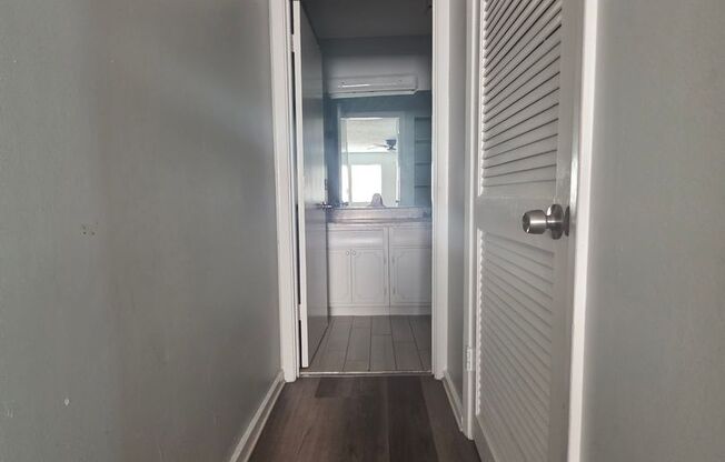 2 beds, 2 baths, $995, Unit E9