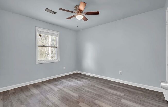 2 beds, 1 bath, 759 sqft, $1,195, Unit A01