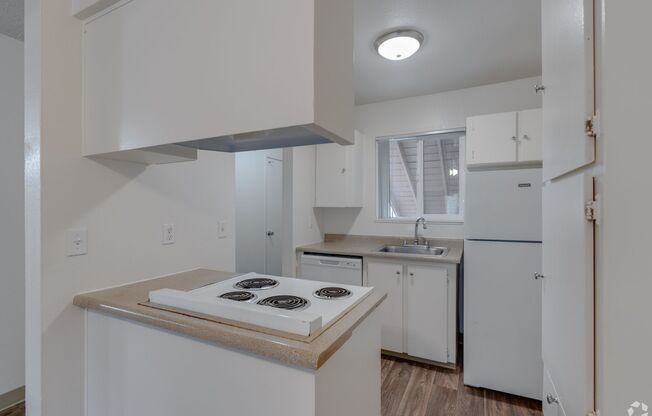 2 beds, 1 bath, 900 sqft, $1,350, Unit 71