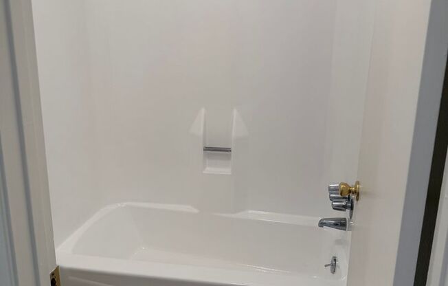 1 bed, 1 bath, $1,070, Unit 66