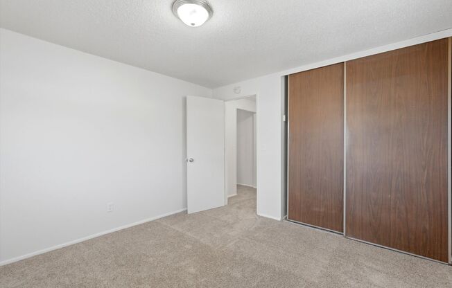1 bed, 1 bath, 700 sqft, $1,175, Unit 30