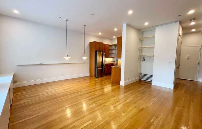 229 W 116 ST