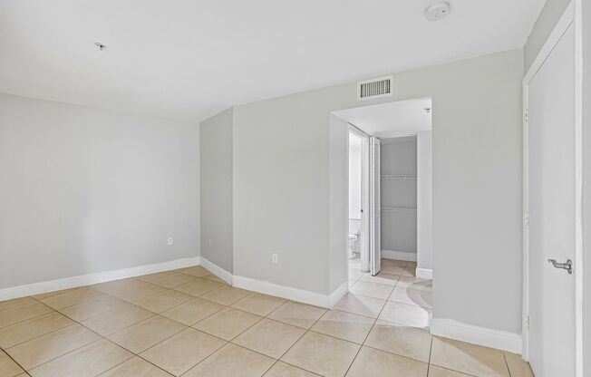 1 bed, 1.5 baths, 866 sqft, $1,900, Unit L- 504