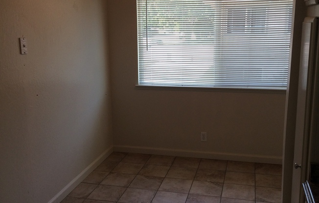 2 beds, 1 bath, $1,200